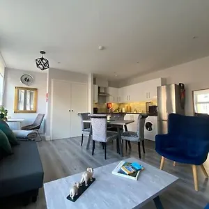 Cosy And Central Abbey Street Apt Apartment